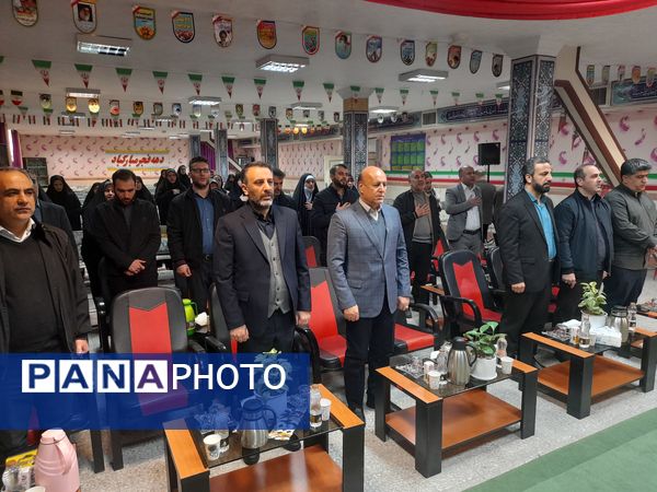 گلبانگ فجر با نواختن زنگ انقلاب اسلامی در شهرستان اسلامشهر