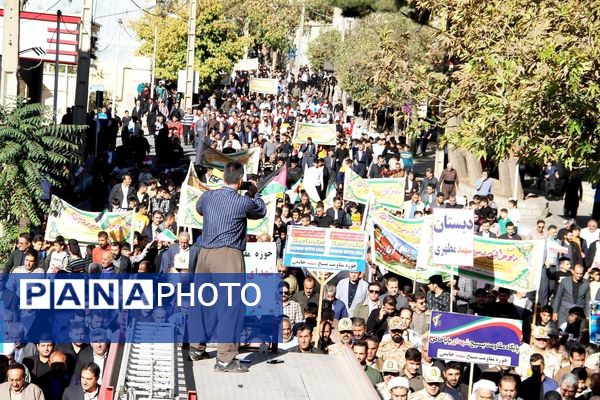 فریاد استکبار ستیزی در منطقه اورامانات