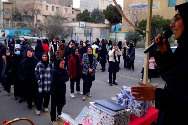 برگزاری مراسم افطار در مدرسه حضرت زینب ناحیه یک ری
