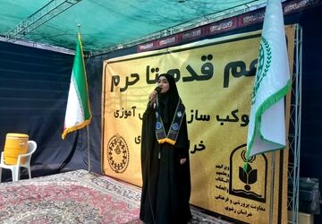 دبیرستان شهید هاشمی نژاد میزبان زائربن پیاده امام رضا (ع) 