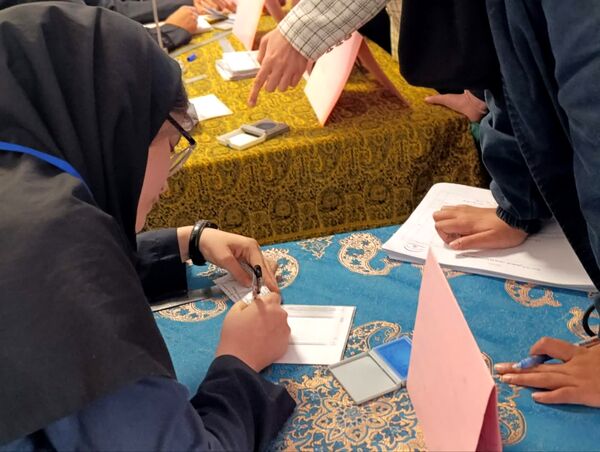 انتخابات مدرسه‌ای در دبیرستان هیات امنایی مطهره گالیکش