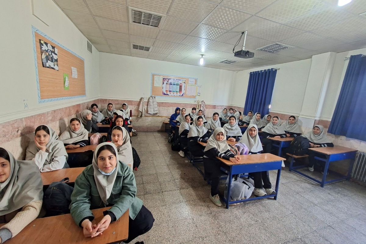   عکس یادگاری کلاس۷/۲ مدرسه زینبیه۲   