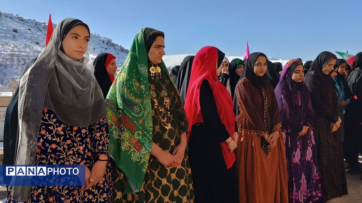 آیین نواختن زنگ گلبانگ انقلاب در مدرسه الزهرا شهرستان مارگون 