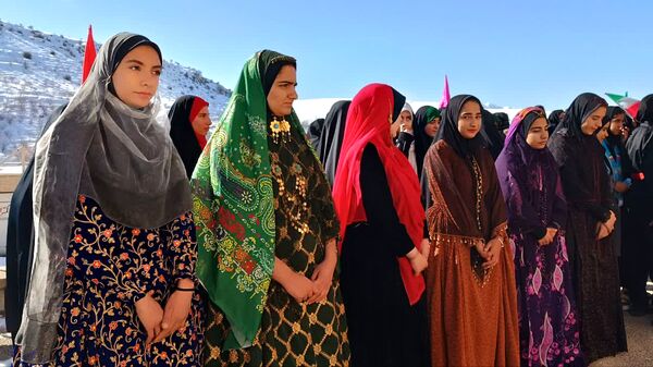 آیین نواختن زنگ گلبانگ انقلاب در مدرسه الزهرا شهرستان مارگون 