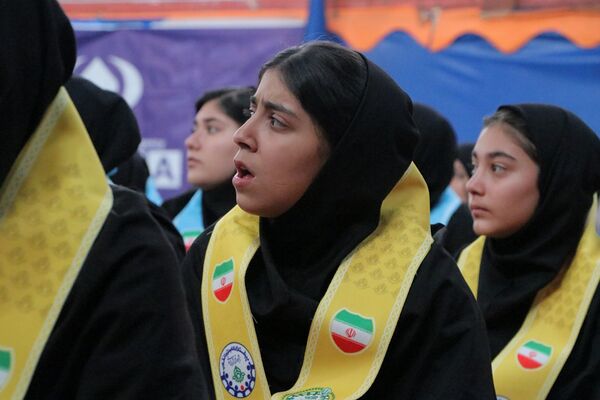 بهارستان دو صحنه همفکری، همدلی و همکاری پیشتازان در همایش یاوران انقلاب