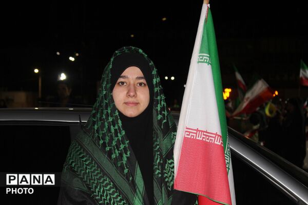 پاتوق نوجوان های مبارز