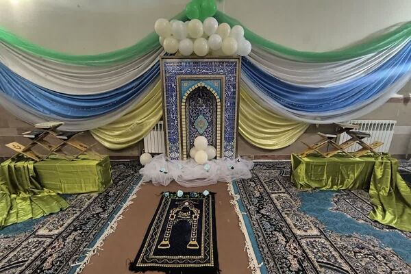 طنینِ نیایش در مدرسه