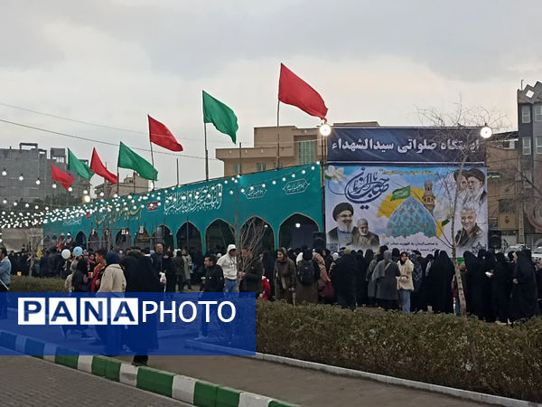 شادپیمایی مردم قم در جشن نیمه شعبان