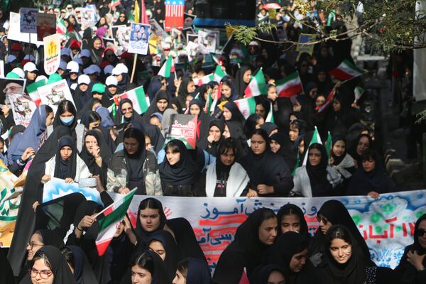 فریاد استکبار ستیزی از ورامین طنین انداز شد