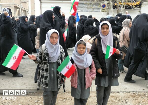 راهپیمایی نوجوانان و کودکان در روز قدس در شهرستان خلیل آباد