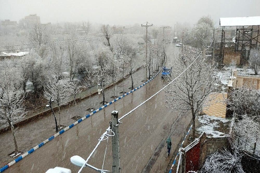 بارش باران و برف الهی در نوروز ۱۴۰۴ در شهر زیبای بار 