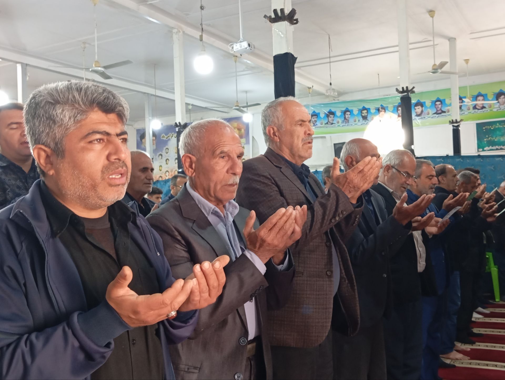 اقامه نماز عید فطر در روستای بلیان کازرون