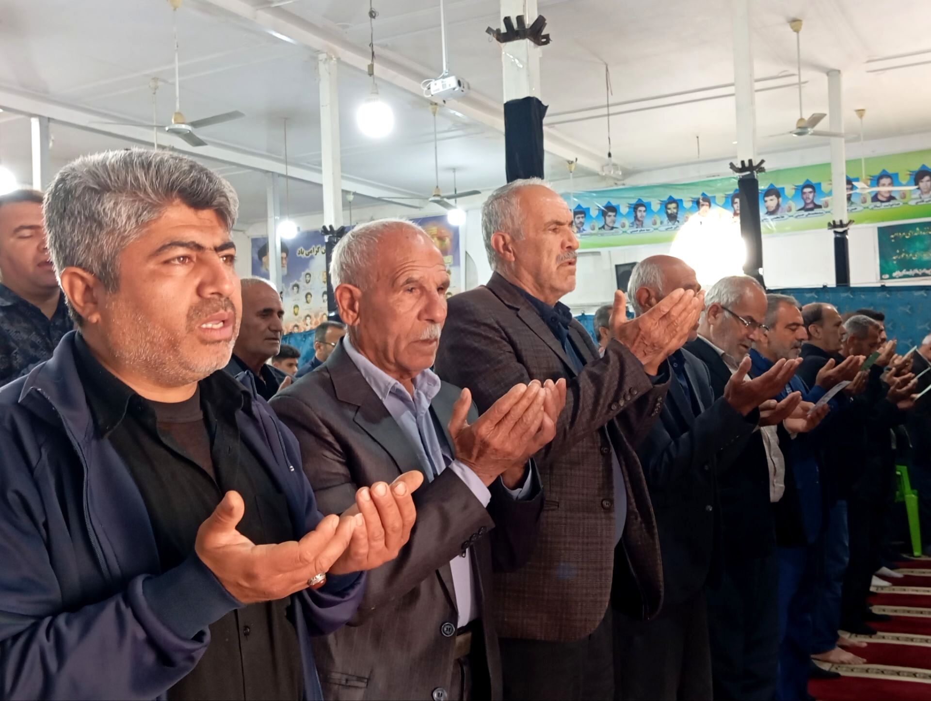 اقامه نماز عید فطر در روستای بلیان کازرون