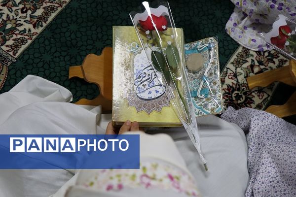 زنگ نماز با شعار «مِهر با مُهر» در مدارس سراسر شهرستان‌های استان تهران 