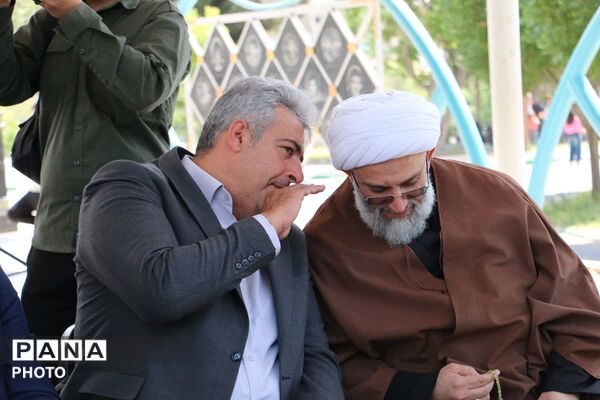گرامی داشت مقام معلم و آئین گلباران مزار شهدای گمنام