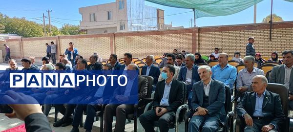 روشن شدن چراغ مدرسه قلم ۱۲ زاغه در ارتباط زنده با رئیس‌جمهور