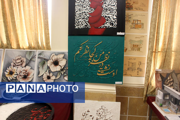 برپایی نمایشگاه هفته مشاغل در هنرستان شهید مهدی هندویان قم