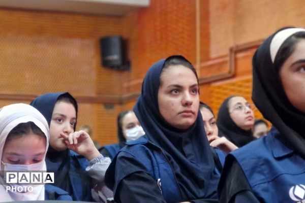 تبیین اهمیت رسانه در تربیت