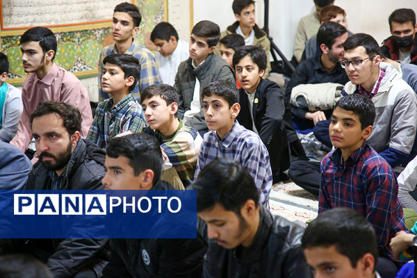 دورهمی قرآنی حافظان و قاریان نوجوان در حرم حضرت معصومه(س)