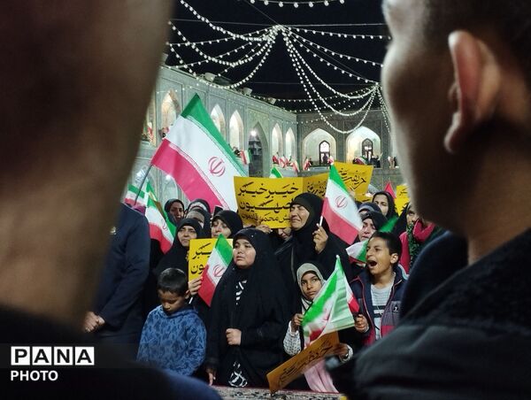 از جنگ تا اجتماع عظیم محکومیت جنایت کاران در حرم مطهر رضوی 