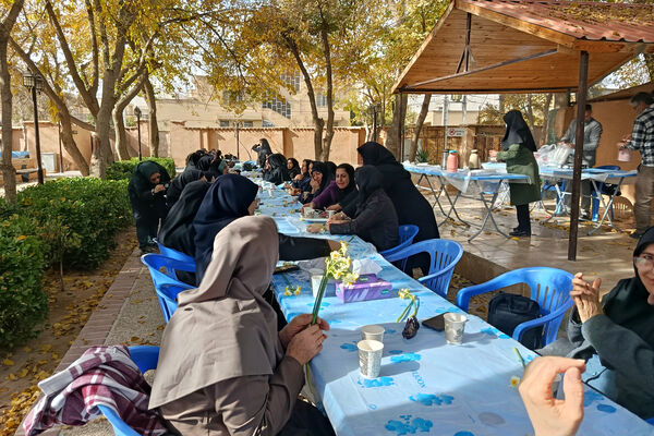 محفل صمیمی کارکنان اداری ناحیه ۴ شیراز به مناسبت روز زن