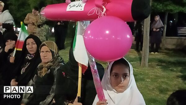 اجتماع بزرگ دختران جان فدای ایران به یاد دختران میناب 
