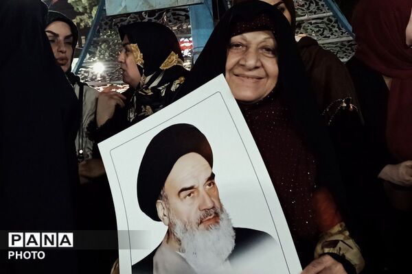 تداوم تجمعات شبانه در میدان امام خمینی (ره)