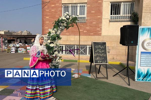 مدرسه فرزانگان ملارد میزبان نمایشگاه دستاوردهای علمی دانش‌آموزان