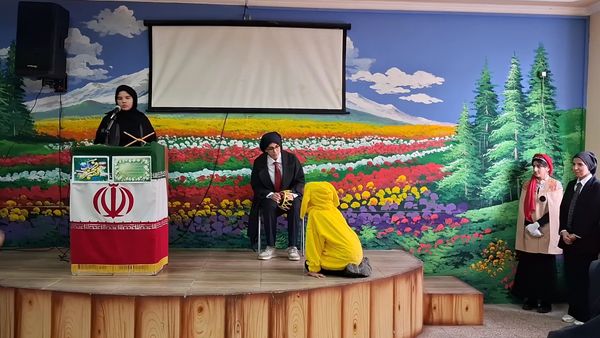 جشنواره دهه فجر مدرسه‌ای
