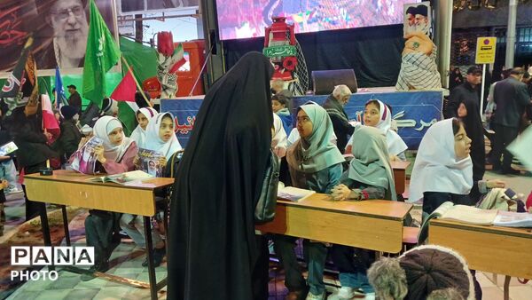 حضور پرشور مردم بجنورد در میدان شهید