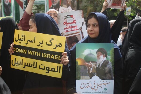تجمع بزرگ دانش‌آموزان و فرهنگیان در حمایت از مردم مظلوم غزه و فلسطین