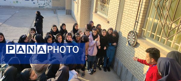برگزاری مسابقات دارت در مدرسه زنده یاد داورپناه خانلق