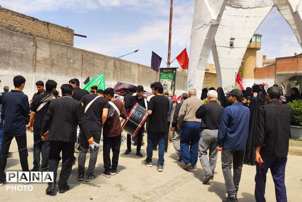 هیئت عزاداران و دسته وران در روز رحلت پیامبر اکرم (ص) و امام حسن مجتبی (ع) در شیروان 