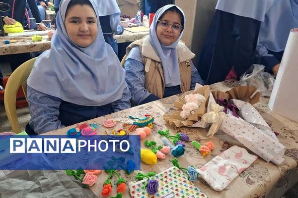 نمایشگاه کسب و کارهای دانش آموزی در دبستان حکمت نبوی ناحیه دو شهرری 