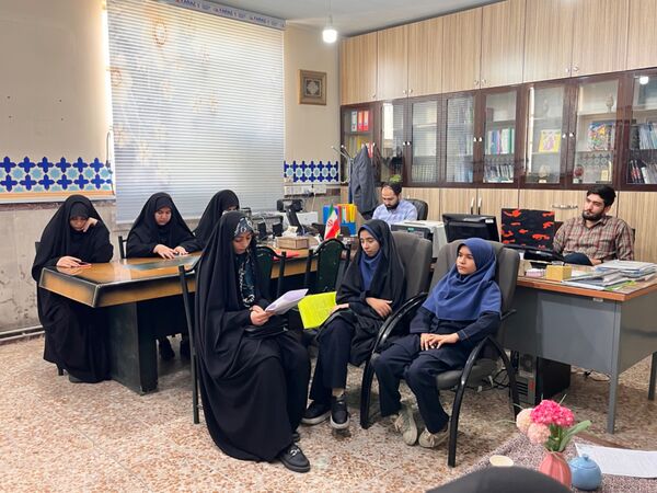 جلسات توانمند سازی دانش آموزان راه یافته به مرحله استانی مسابقات قرآن عترت و نماز