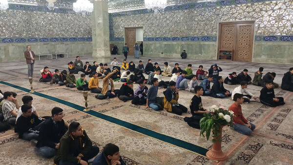 آیین جشن تکلیف دانش‌آموزان دبیرستان شهید غفاری قم