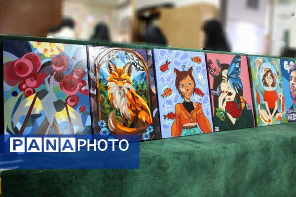 نمایشگاه آثار هنرجویان هنرستان فنی‌وحرفه‌ای دخترانه آفرینش پردیس