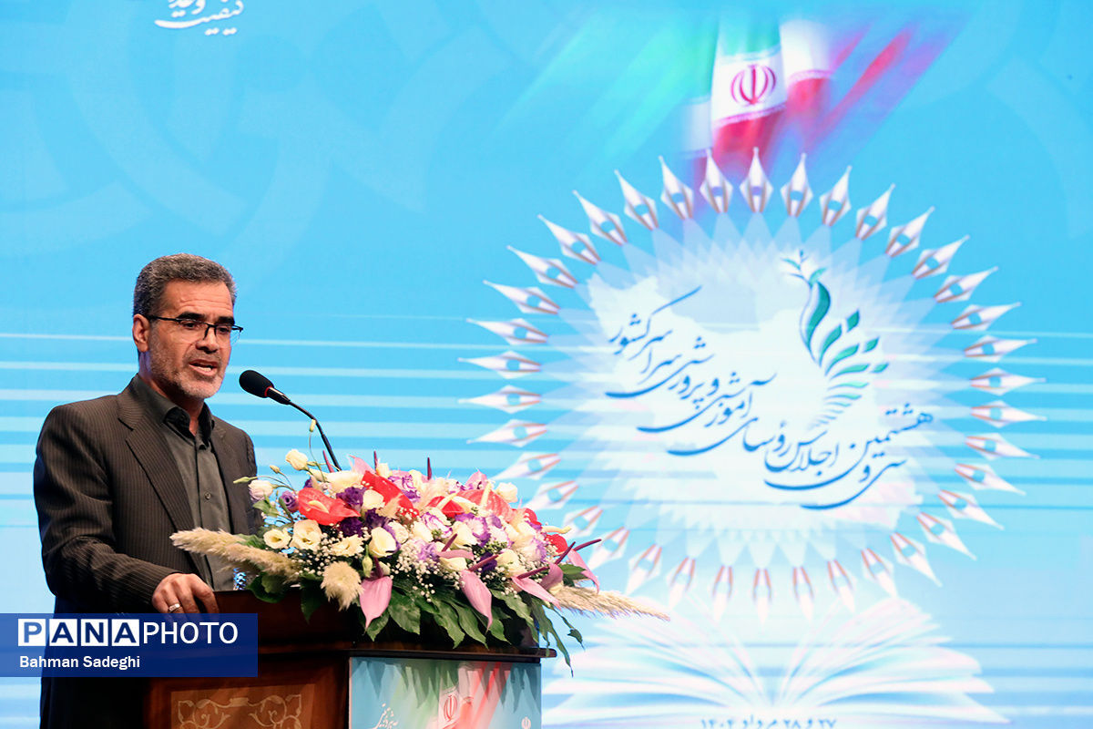 شاخص رشد یا عقب‌ماندگی نظام‌های آموزشی به کیفیت پژوهش وابسته است/ ۷۸ هزار معلم پژوهنده در سامانه "معلم پژوهنده" فعال هستند