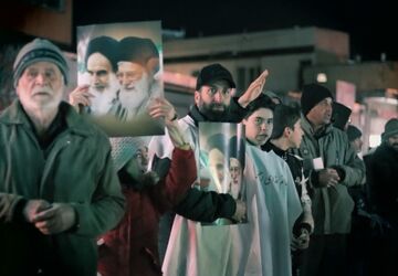 تجدید عهد با خون شهدا؛ «کفن‌پوشان» همدان شبانه بر آرمان‌های انقلاب ایستادند