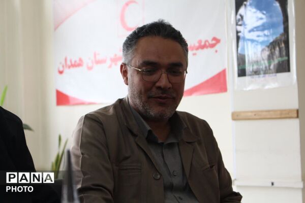 دیدار مدیر آموزش و پرورش ناحیه یک با رئیس جمعیت هلال‌احمر در هفته هلال‌احمر