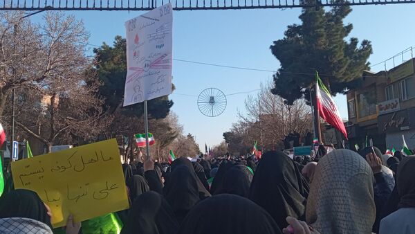 حضور شکوهمند مردم نیشابور در راهپیمایی و تشییع شهدای امنیت