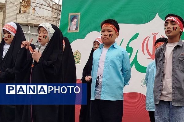 حضور اقشار مختلف مردم شهرری در راهپیمایی ۲۲ بهمن