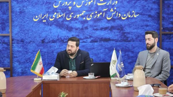 جلسه هم‌اندیشی رئیس سازمان دانش‌آموزی استان با مدیران مدرسه