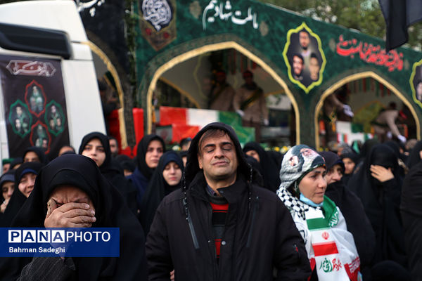 تشییع پیکرهای ۱۰۰ شهید گمنام از مقابل دانشگاه تهران