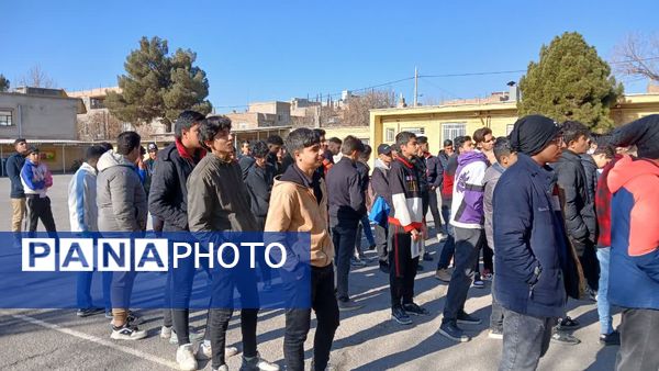 آیین تجلیل و قدردانی از برترین‌های مسابقات فوتسال درون مدرسه‌ای در دبیرستان امام رضا (ع) 