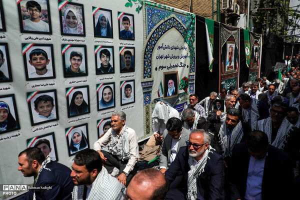 بیعت معلمان با رهبر معظم انقلاب