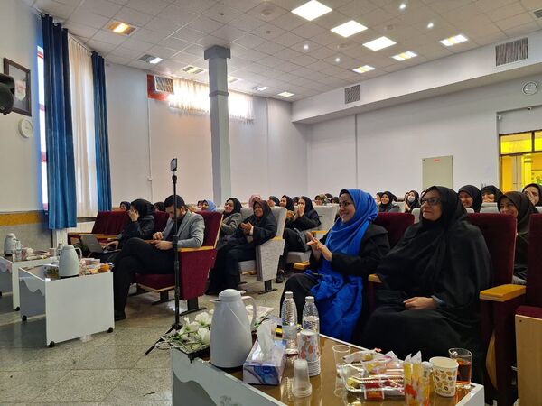 آیین تجلیل پایه گذاران مهر و امید در ناحیه۶ مشهد
