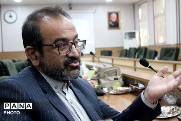 نشست شورای اندیشه‌ورز سازمان دانش‌آموزی استان قم