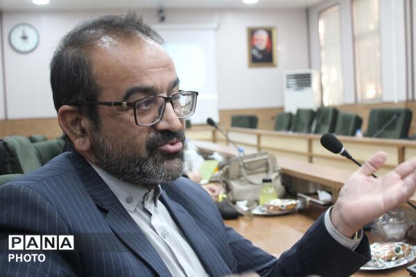 نشست شورای اندیشه‌ورز سازمان دانش‌آموزی استان قم