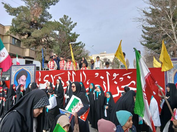 راهپیمایی 22 بهمن با حضور گسترده ای از مردم در شهرستان نیشابور